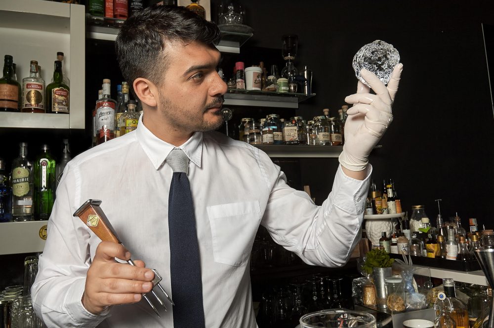 Nicola Ruggiero proprietario del Katiuscia Cocktail e altri rimedi di Giovinazzo Bari