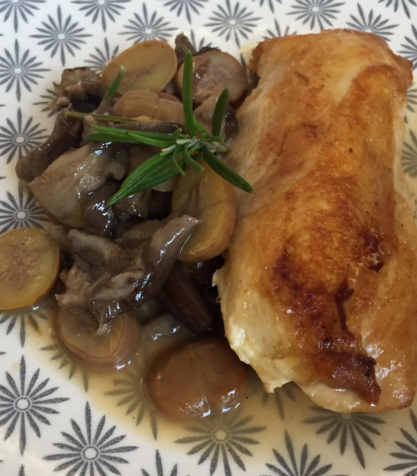 Gerani, pollo ruspante con funghi e castagne