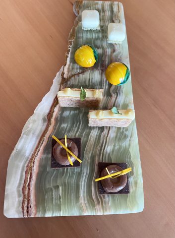 Contaminazioni Restaurant- Petit Four