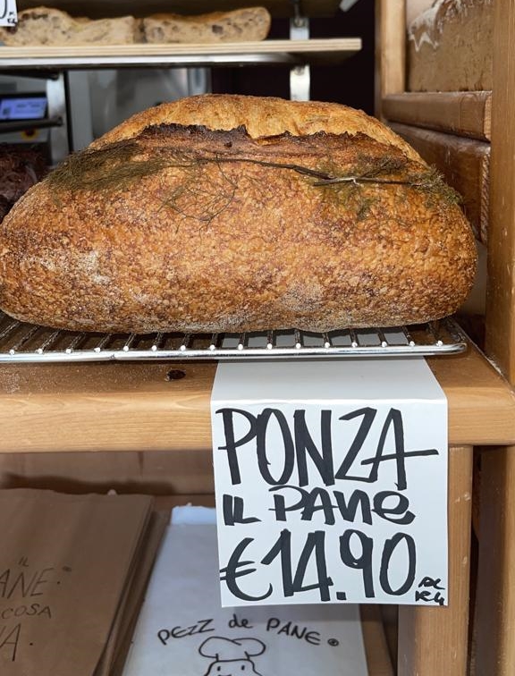 PezZ de Pane - il pane di Ponza sul bancone