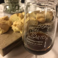 Vin Santo e tozzetti toscani