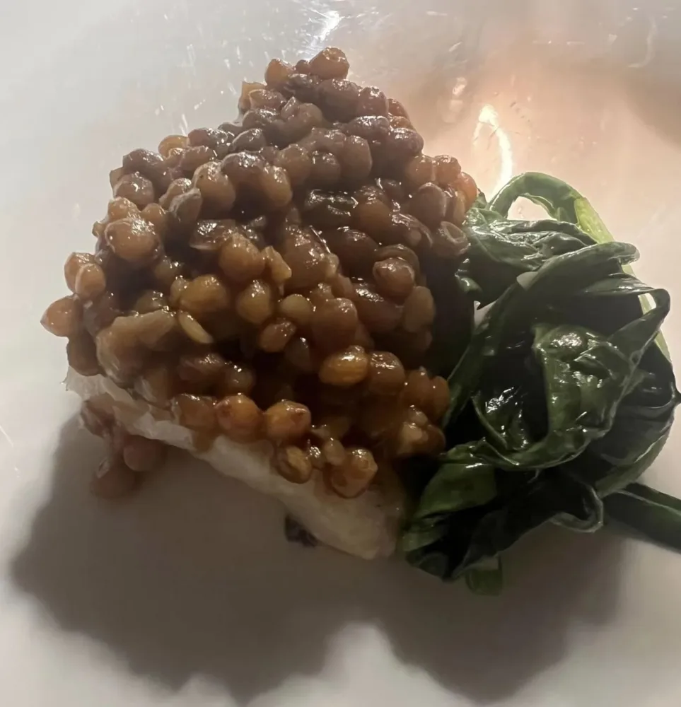 Bluu il mare dentro - Nasello, lnticchie e bietola