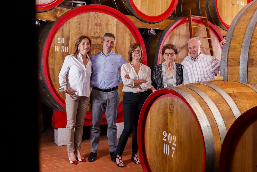 Famiglia Tedeschi in cantina