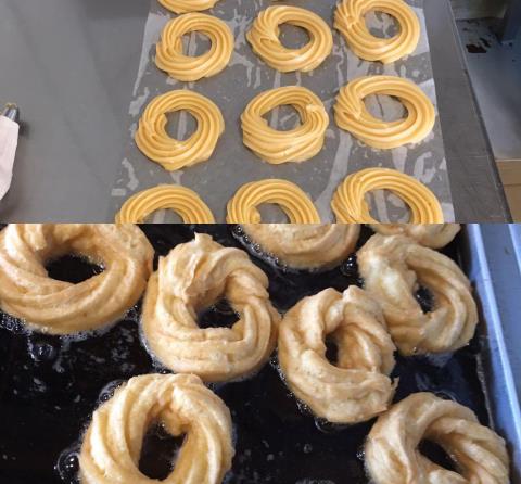 Zeppole di San Giuseppe della Pasticceria Dolcemascolo - le zeppole fritte