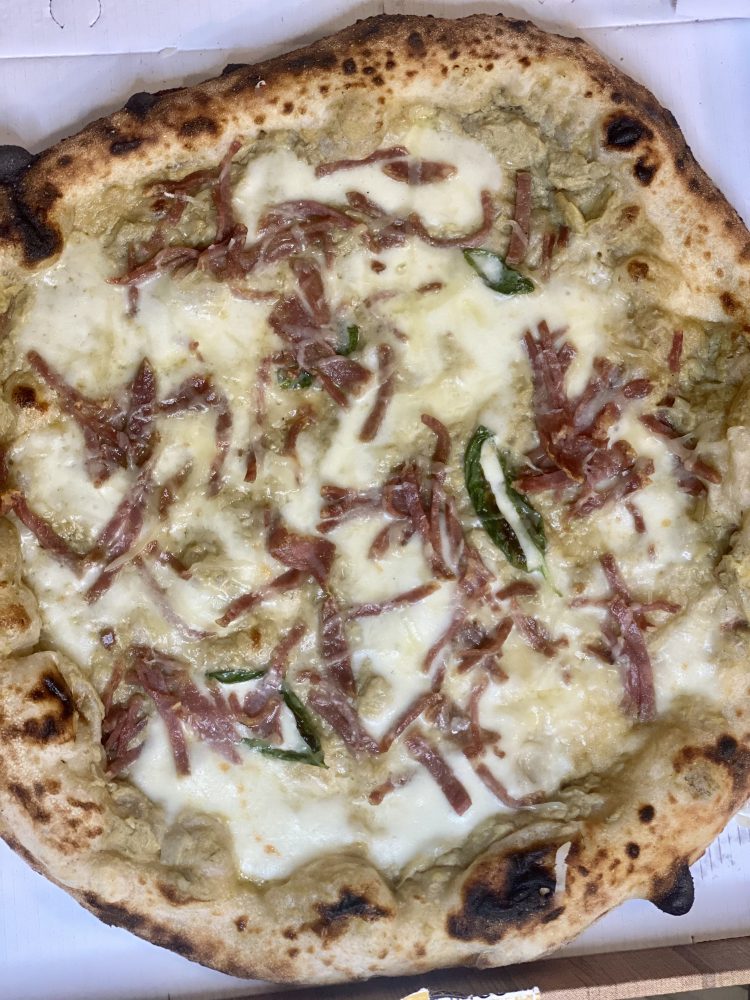 Carciofì Provola, crema di carciofi, salame dolce, scaglie di caciocavallo podolico - Pizzeria Sunrise