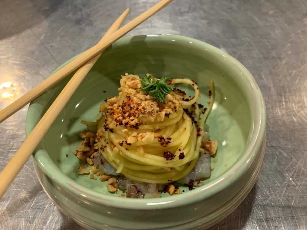 Davide Filadoro -Versione rivisitata di Spaghetti, aglio e olio con crumble di nocciole