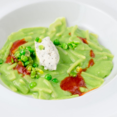 Peppe Guida - Mischiato delicato con assoluto di piselli, ricotta alle erbe e nduja