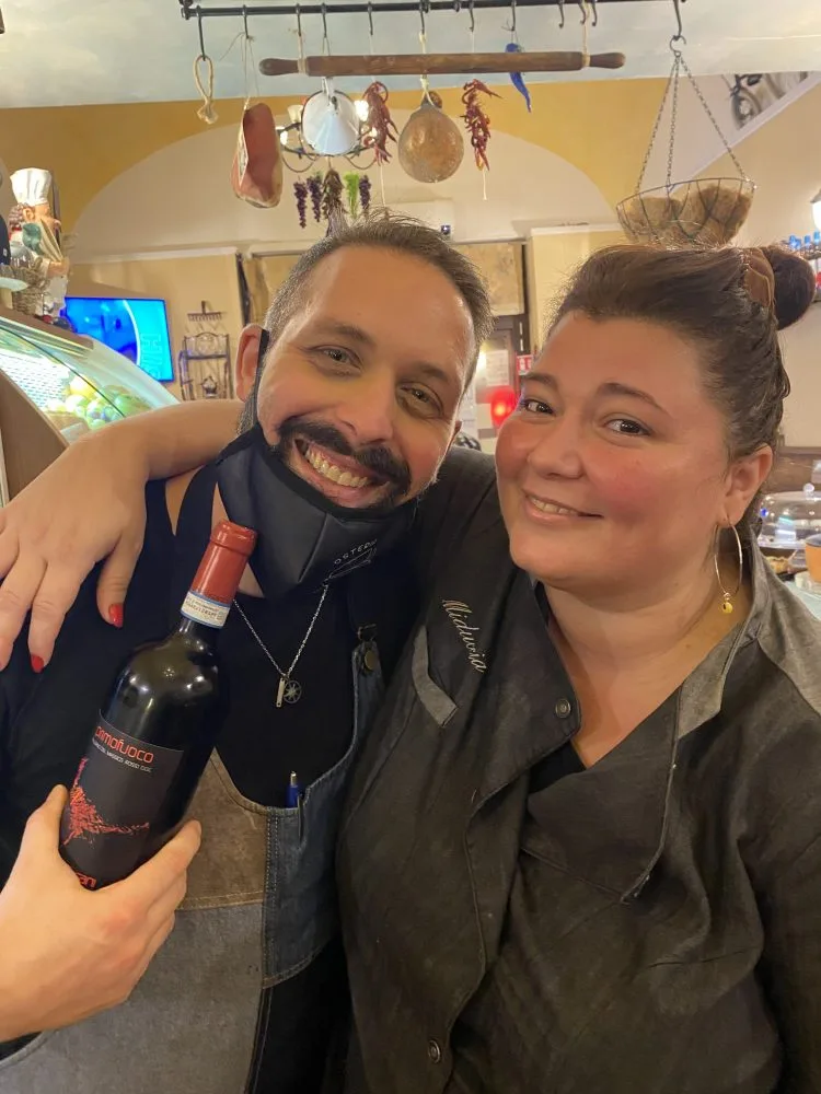 Osteria da Miduccia- il collaboratore Marco D’Alessio e Miduccia Pieretti