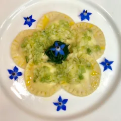 Ravioli dolci con borragine