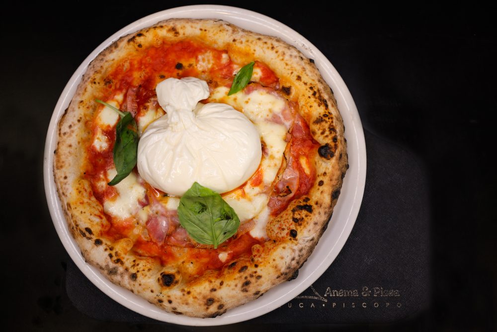 Anema&Pizza - Ragu' napoletano cotto a bassa temperatura pancetta croccante artigianale burrata pugliese olio evo bio