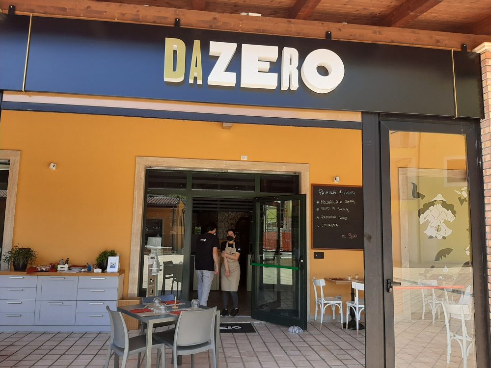 Ingresso Pizzeria Dazero a Vallo della Lucania