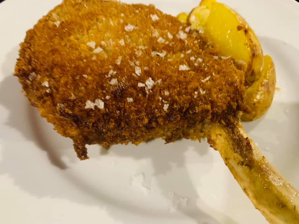 Trattoria All'Antica - Cotoletta alla milanese con patate