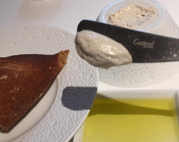 Ristorante Tre Olivi, pane, olio, burro alle alici