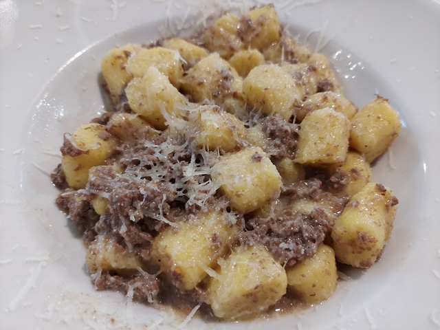 Casale Rufini - gnocchi al ragu' di lepre