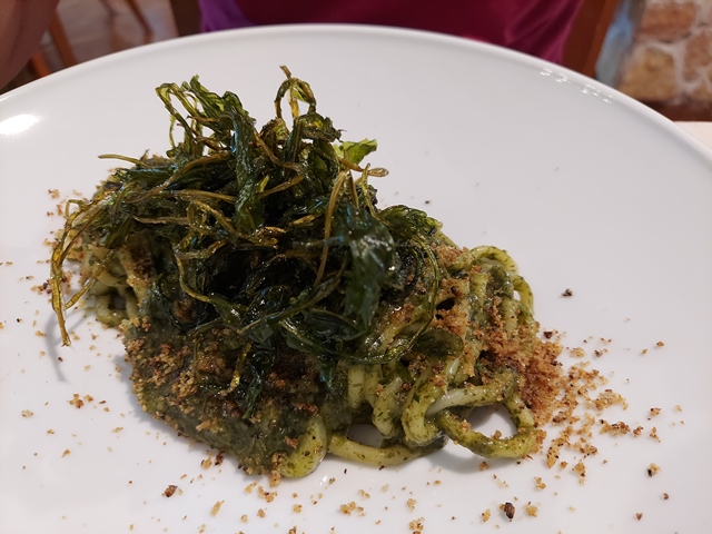 Casale Rufini - lo Spaghettone aglio, olio, peperoncino, cicorietta e pane croccante