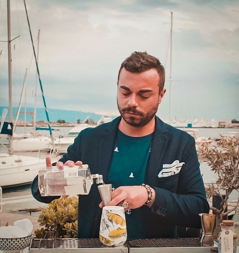 Christian Costantino Head Bartender del Marina Del Nettuno Lounge Bar di Messina