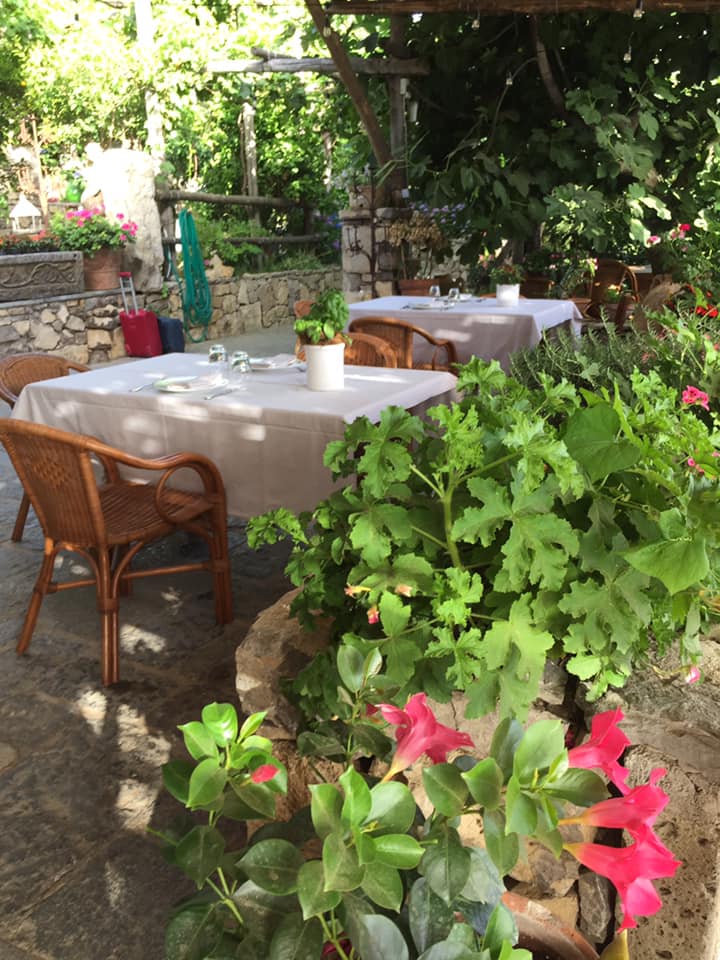 Villa Rosa di Nonna Rosa, i tavoli della colazione