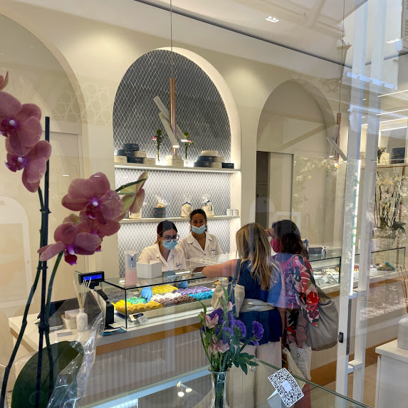 Angelica Capri - Lo shop