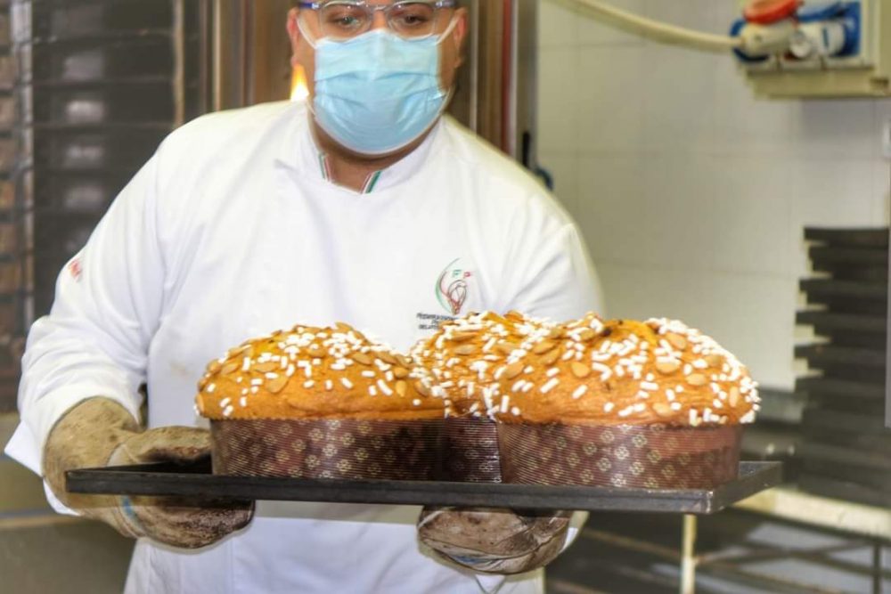 Gran Caffe' Romano - Lavorazione del panettone artigianale