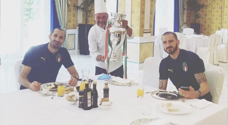 Marzetti con Chiellini e Bonucci