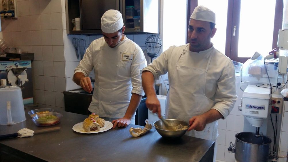 Pasticceria San Nicola - Il proprietario e pastry chef Mariano