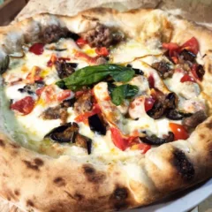 Pizzeria Radici e Passioni - La Melanzane e Salsiccia paesana