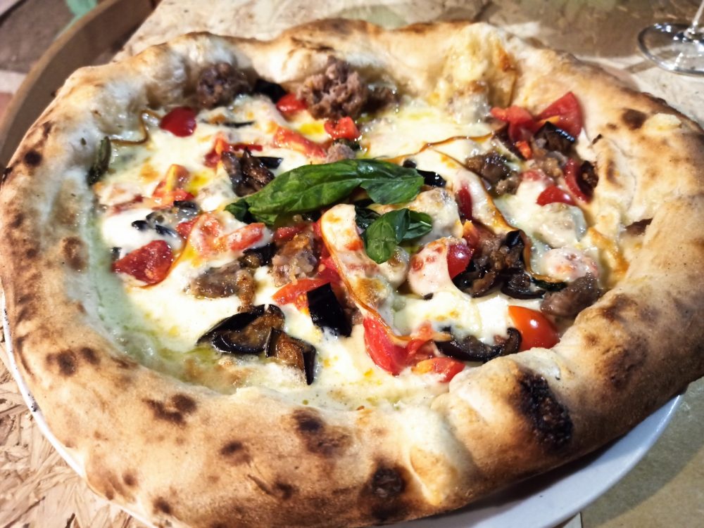 Pizzeria Radici e Passioni - La Melanzane e Salsiccia paesana