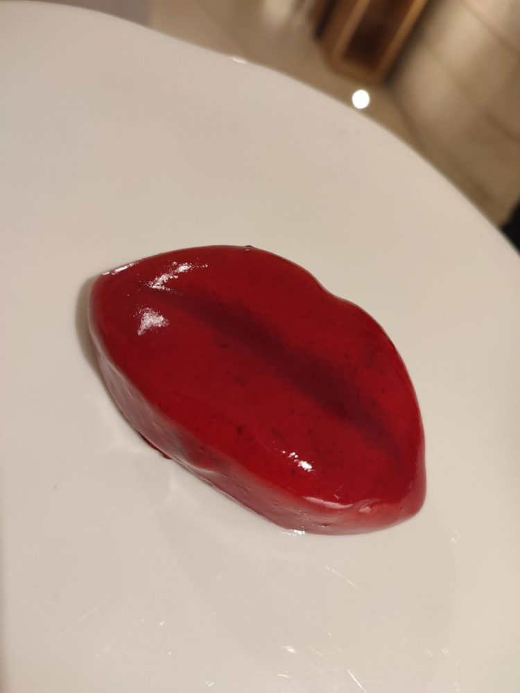 VITANTONIO LOMBARDO - Ultimo bacio - con cioccolato, wasabi, nocciole e glassa al melograno