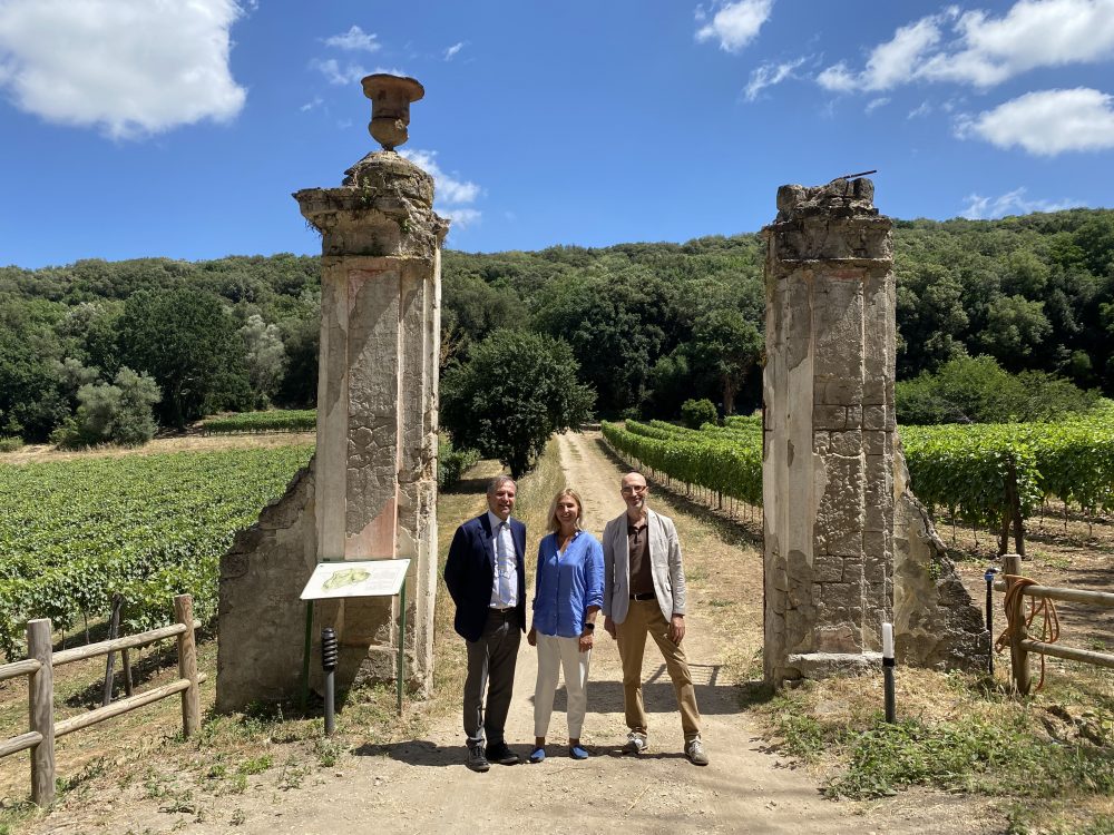 Vigna del Ventaglio- Raffaele Fontana, Mariapina Fontana e l’enologo Francesco Bartoletti