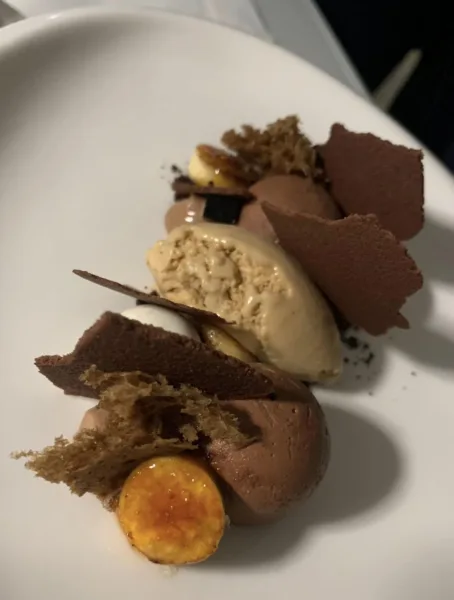 Relais Blu, variazione di cioccolato con banana caramellata