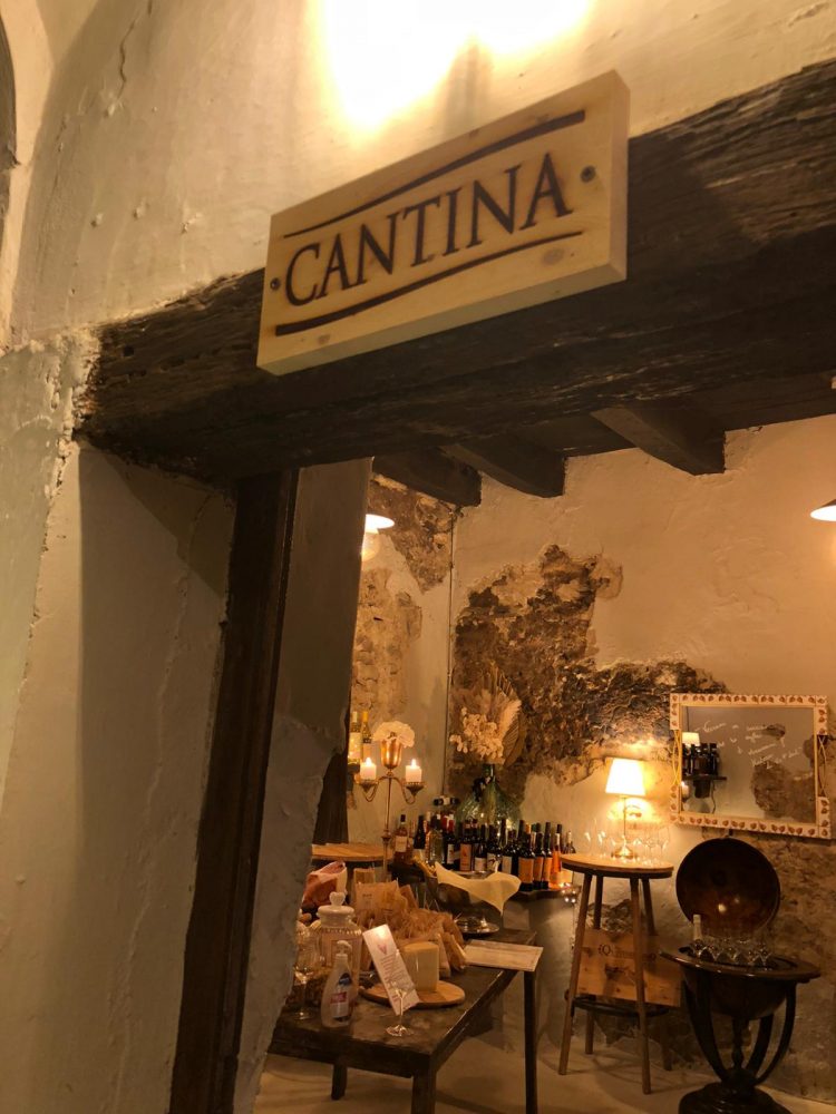 La Cantina