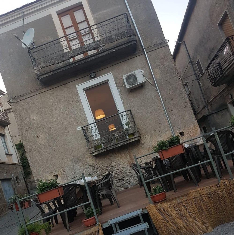 Ma.Rù pedana esterna con tavoli