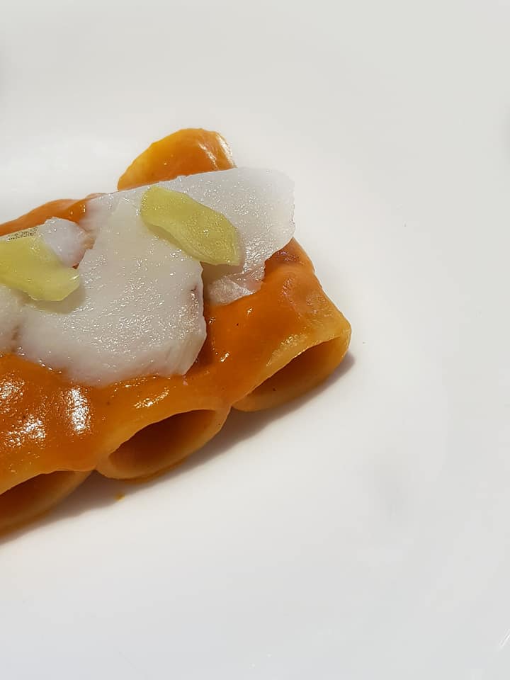 Massimo Carleo - rigatone pastificio Gentile con peperoni arrostiti, stoccafisso e zenzero marinato