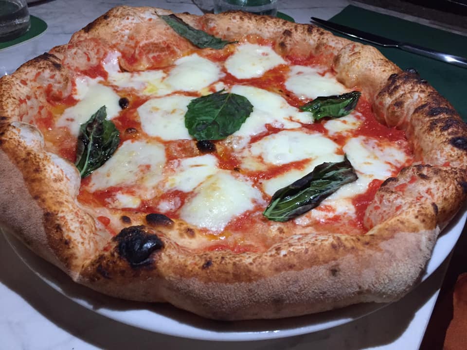 Pizzeria EVO54 a Vallo margherita bufalina