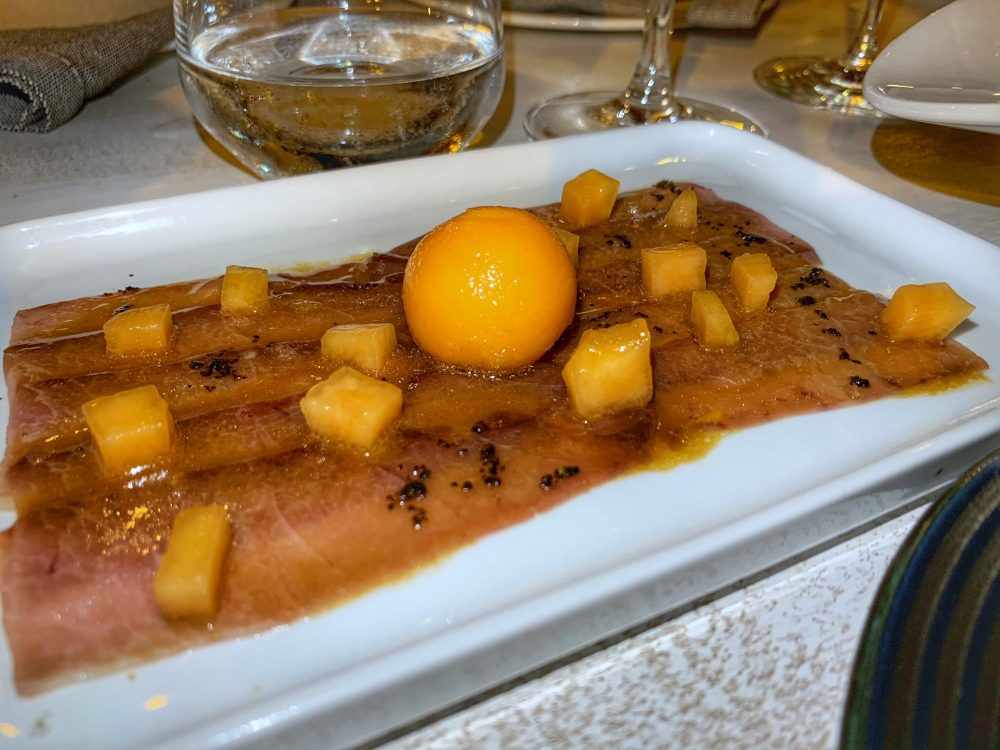 Prosciutto di tonno con melone cantalupo - Suscettibile