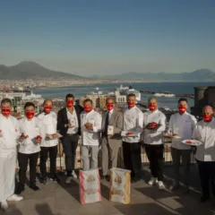 Tutti i concorrenti del contest San Genna' 2020 con Antimo e Mauro Caputo presso la terrazza del Renaissance Mediterraneo