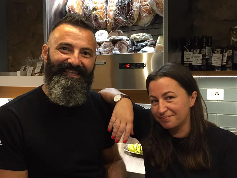 Gusto FIEJ, Carmen con Leo