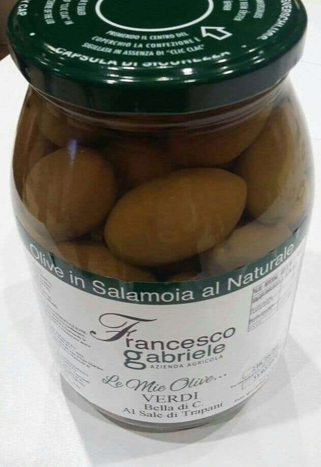 Barattolo di olive in salamoia