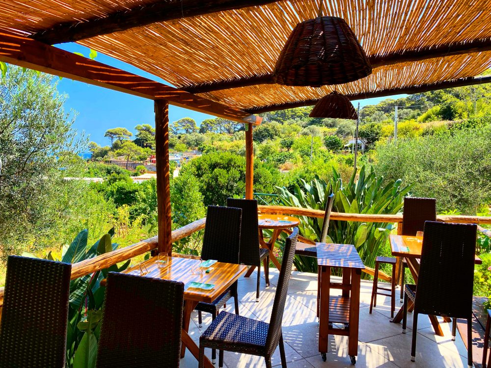 Da Tonino, Esterni nell’incanto di Piano delle Noci