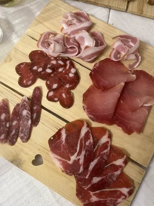 Tenuta Morrone, salumi propri