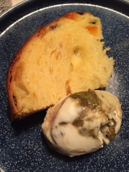 Antica Osteria Nonna Rosa, il panettone di Francesco Guida con gelato al torrone