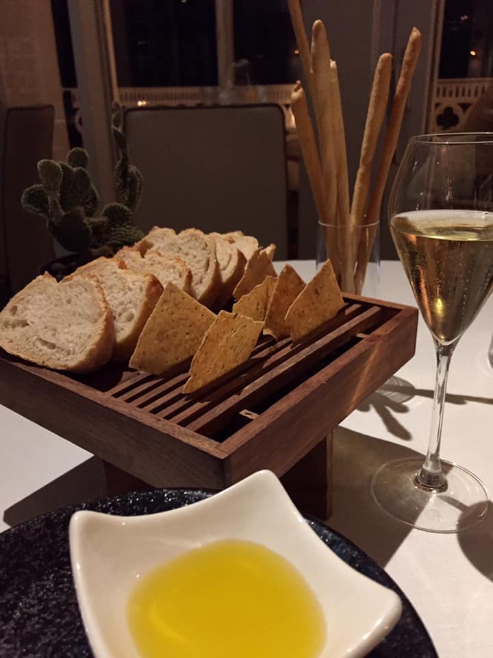 Vesuvio Panoramic Restaurant Sorrento, pane, grissini e olio