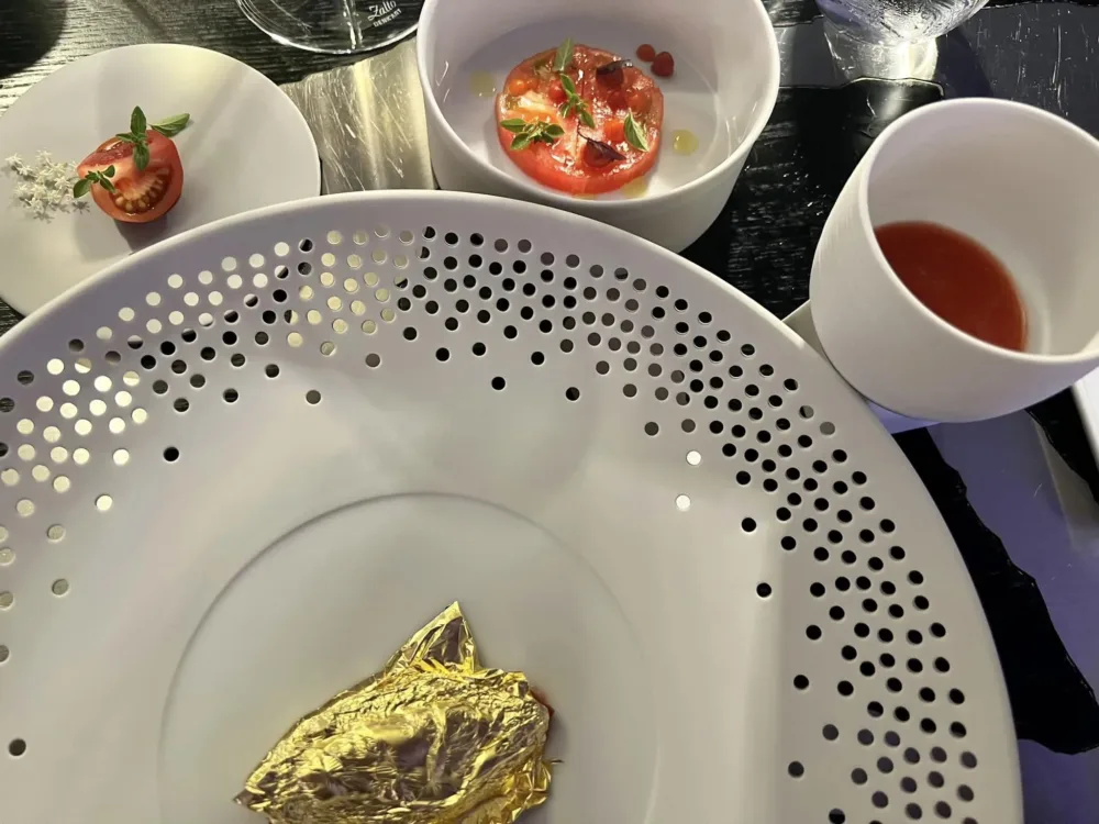  Il Comandante Restaurant - Pomo d'Oro - san Marzano, pomodorino del piennolo, pomodoro di Sorrento e succo di pomodoro.