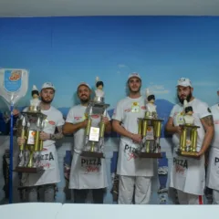 Attilio Albachiara a sx con tutti i Vincitori Categoria Pizza Napoletana