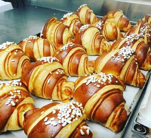 Cornetti crema e amarena del Gran Caffe' Vittoria