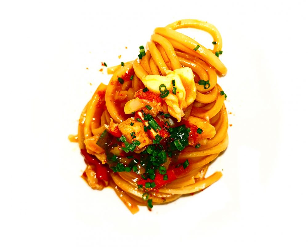 Gong, Lamian all’Astice, Zenzero, Erba Cipollina e Vino Cinese