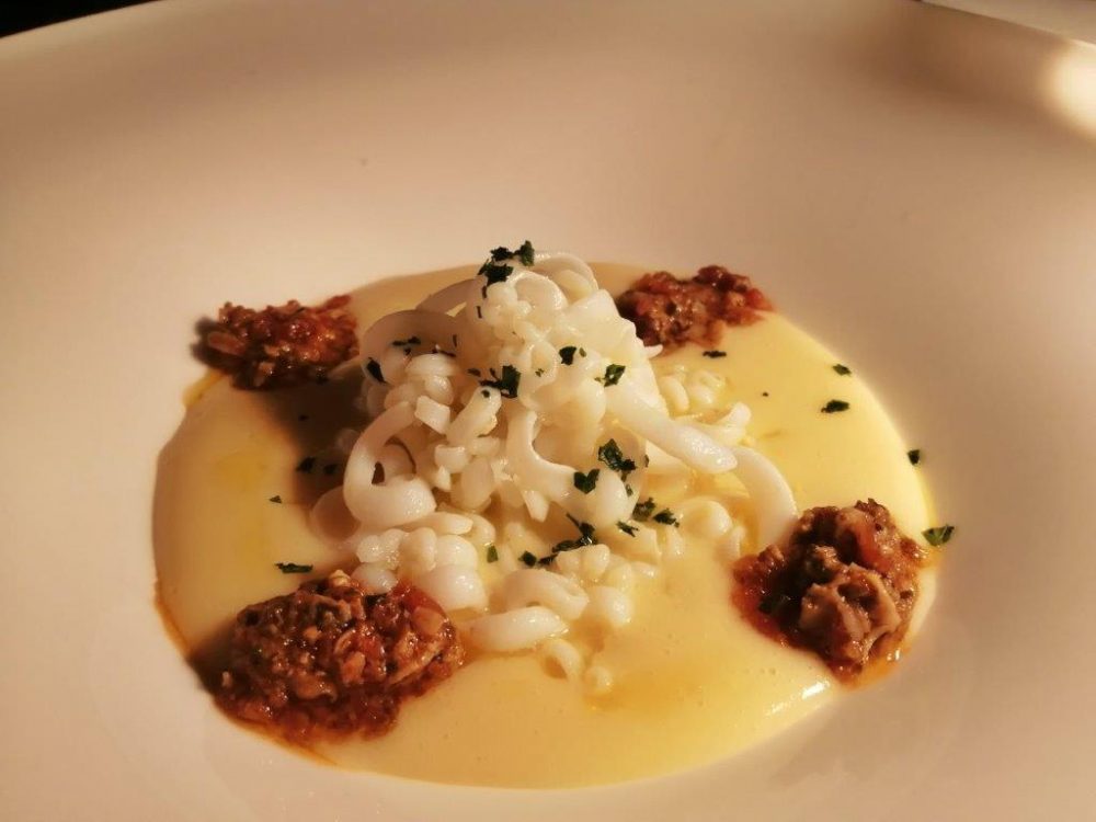 Hotel Posillipo - Tagliolino di calamaro, passatina di patate al limone e ragó di molluschitagliolino di calamaro, passatina di patate al limone e ragu' di molluschi