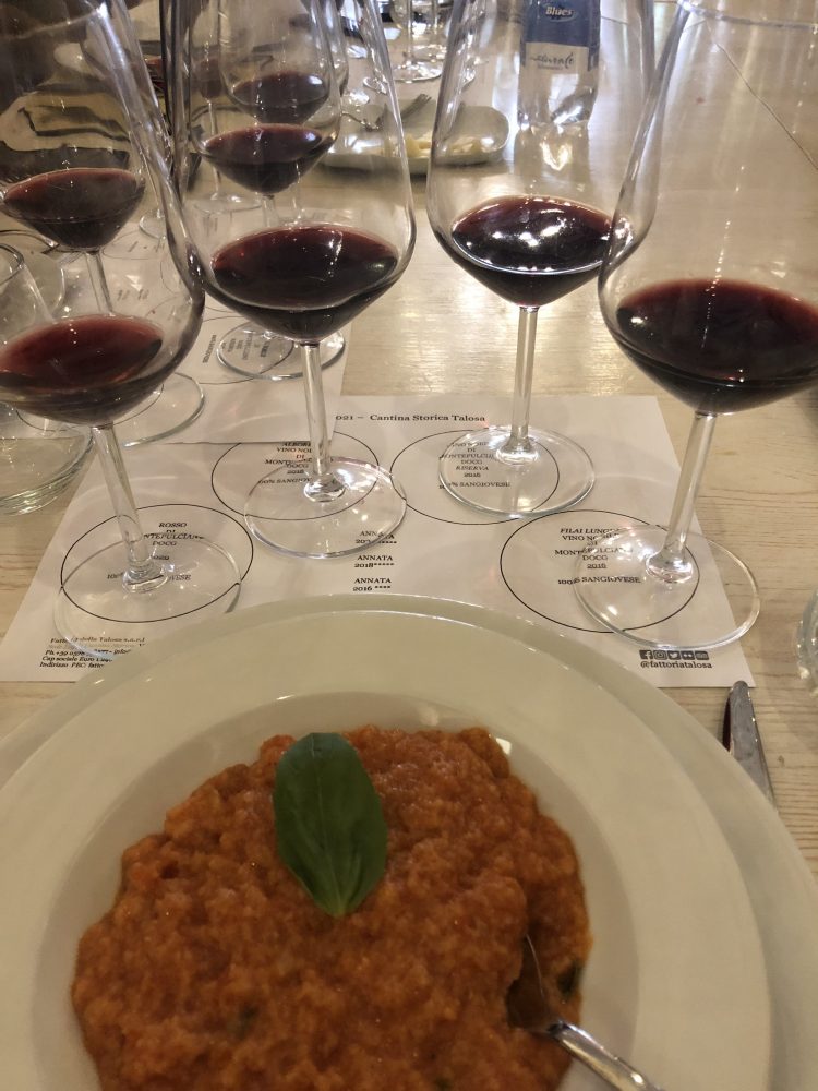 Pappa al pomodoro con i vini Talosa