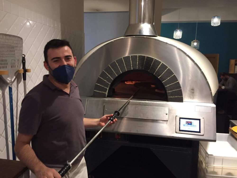 Banco del vino a Bologna, il pizzaiolo Giovanni