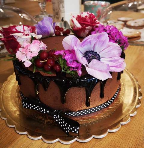 Fiori e Caffe' - Drip Cake decorata